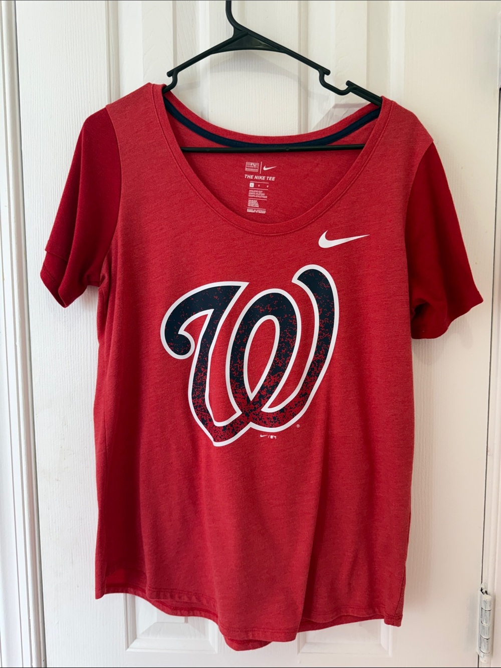 Nike Women’s Red Washington Nationals Scoop Neck Tee with Navy Logo